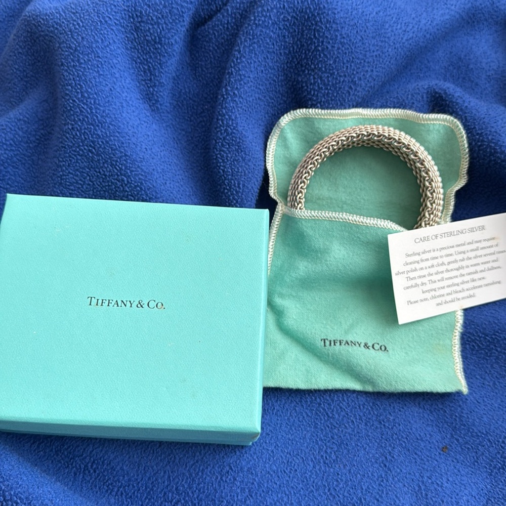 Authentic Tiffany Somerset Sterling silver bracelet bangle with pouch & box - Picture 13 of 15